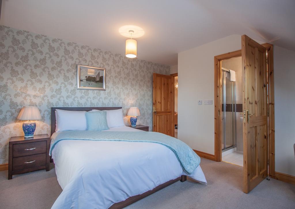 Achill Water'S Edge Bed & Breakfast Doogort Exterior photo